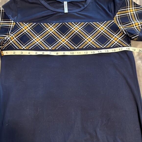 ACTING Pro. Large. Navy shirt with yellow/white plaid - Picture 5 of 8